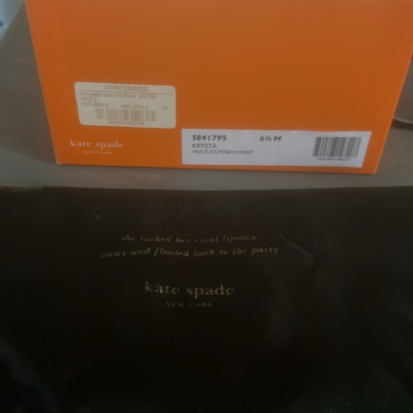 Holiday perfect Kate Spade heels. Like New. - Picture 6 of 6